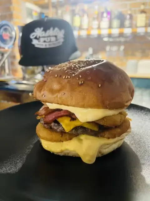 Crunchyburger mini (150g) – Burgre – Miniburgre – Hashtag Pub Ľubica Crunchyburger mini (150g) – Burgre – Miniburgre – Hashtag Pub Ľubica